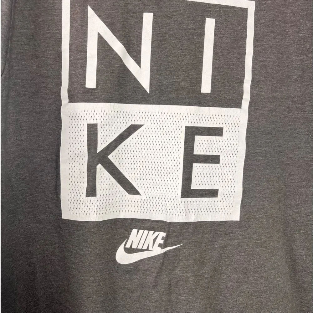 The Nike Tee Men’s XL Short Sleeves Lightweight Athletic Cut Modern Gray